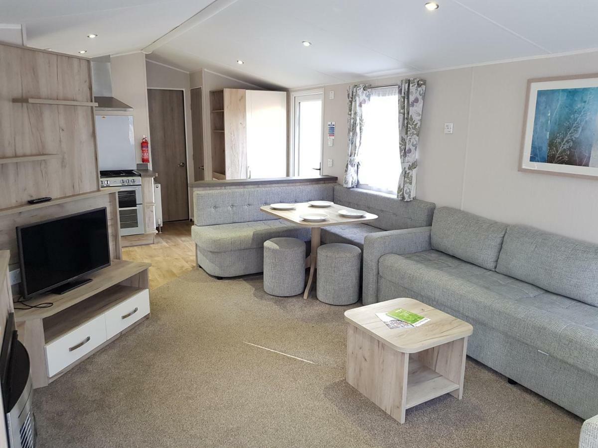 2 Bedroom Platinum Caravan Lodge,806148750:JPEG
