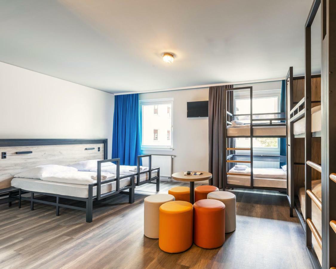 Chambre 8 Lits