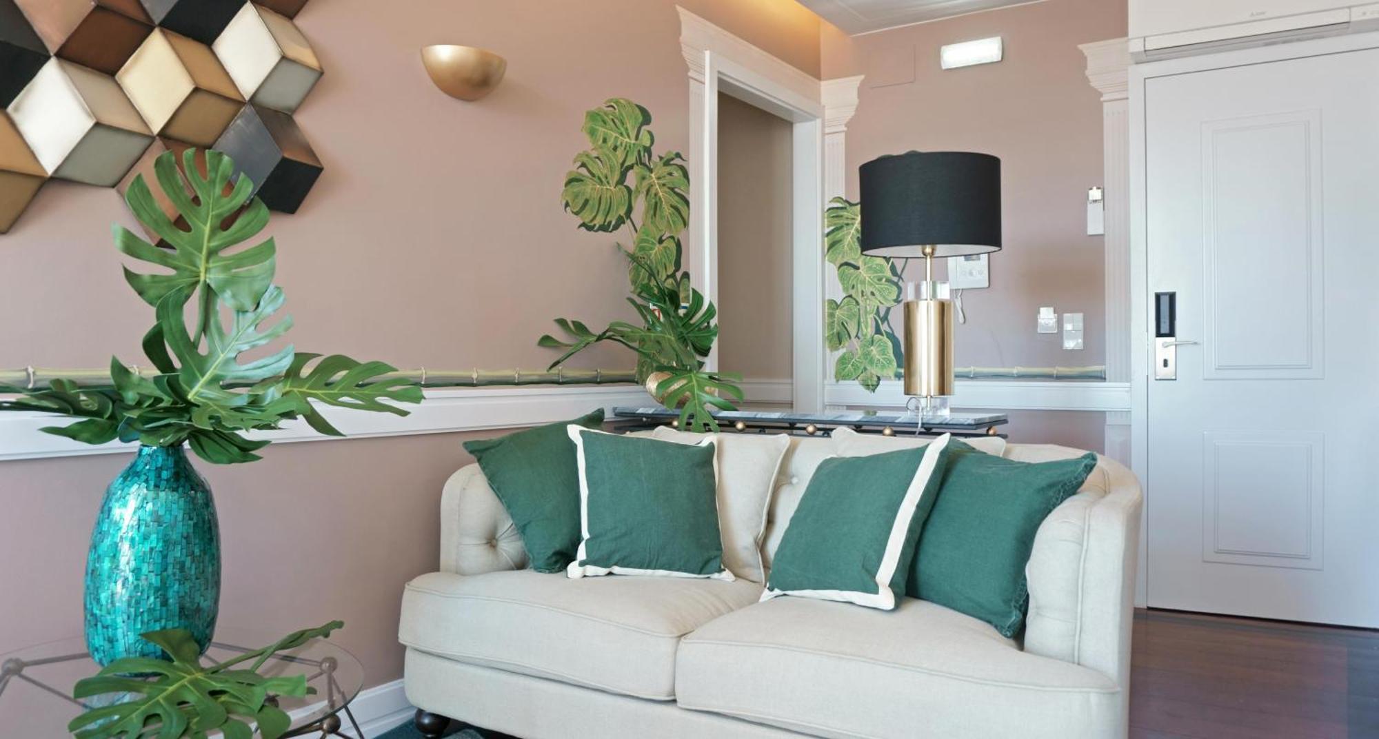 Superior Two-Bedroom Apartment,822639452:JPEG