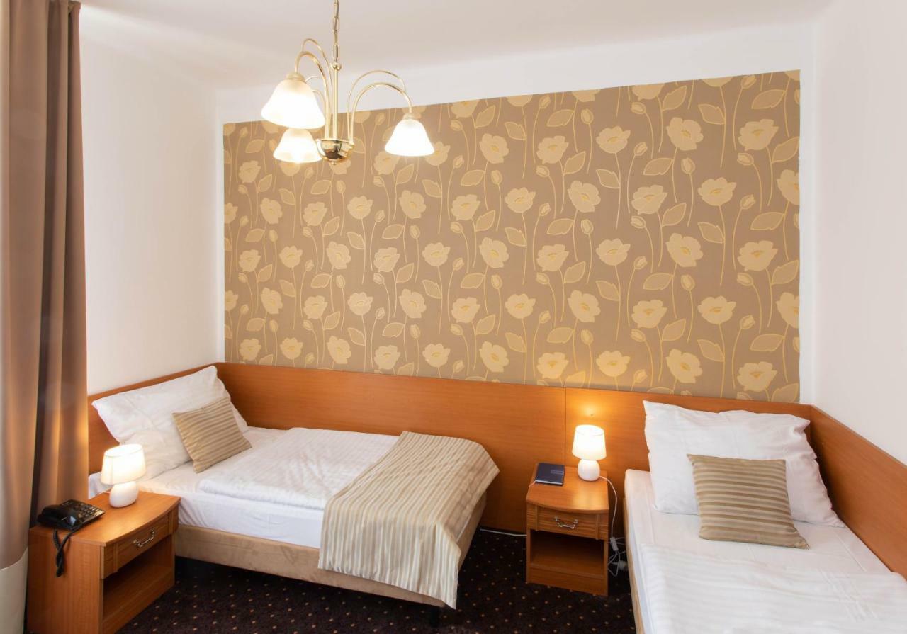 Twin Room with Bathroom