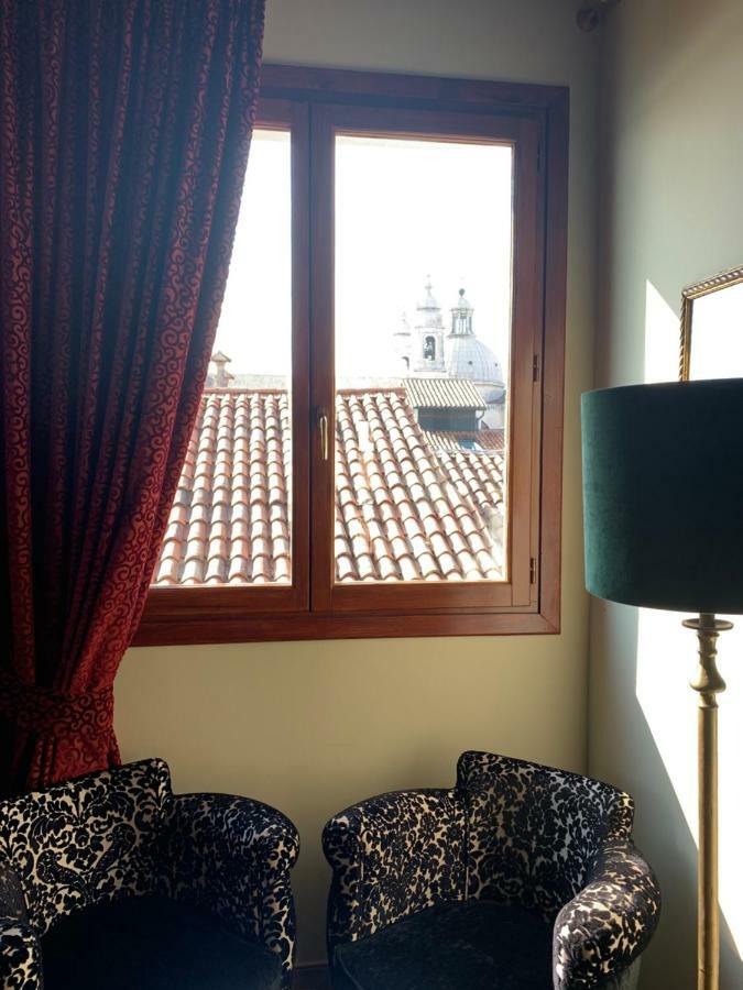 Double or Twin Room with Partial Canal View - Top Floor