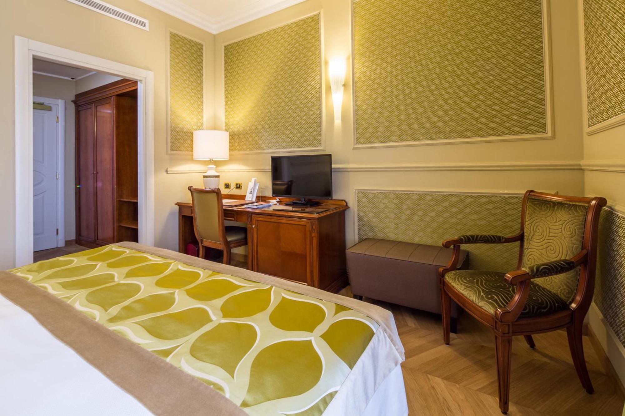 Double Room,1254081505:JPEG