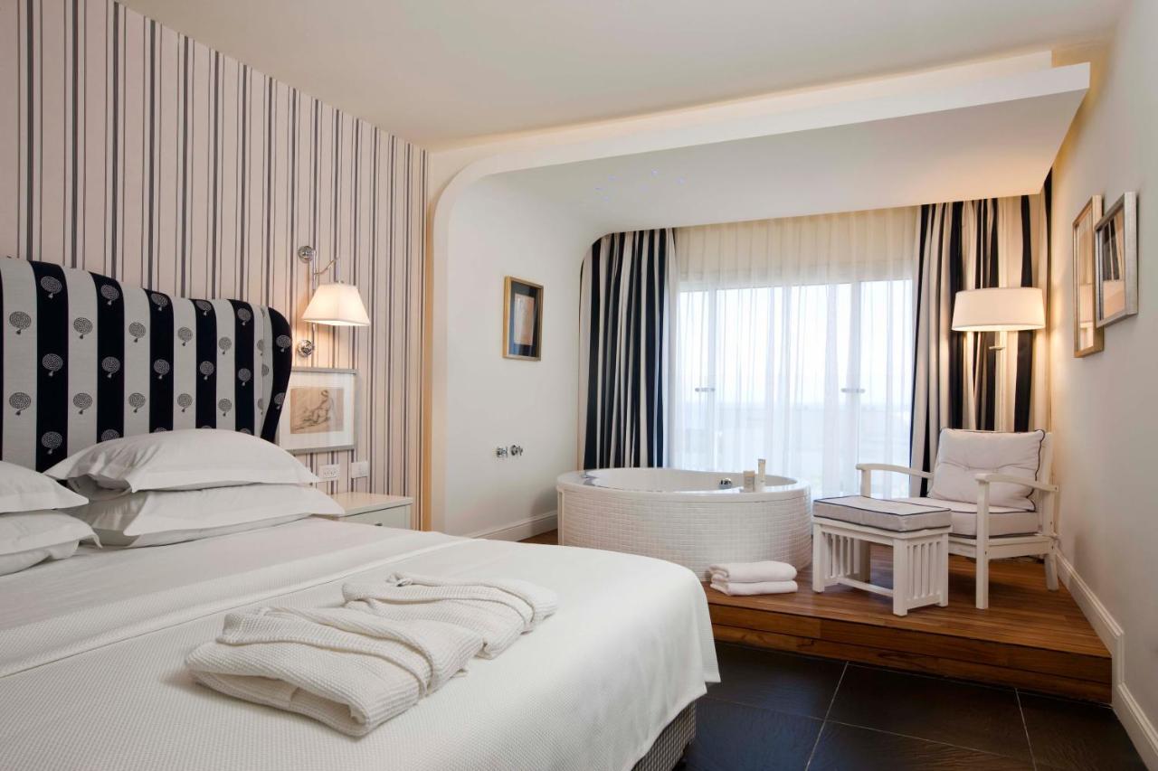 Superior Double Room Private Spa Bath,1241912947:JPEG