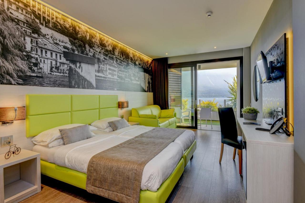 Deluxe Top Floor Twin Room with Lake View