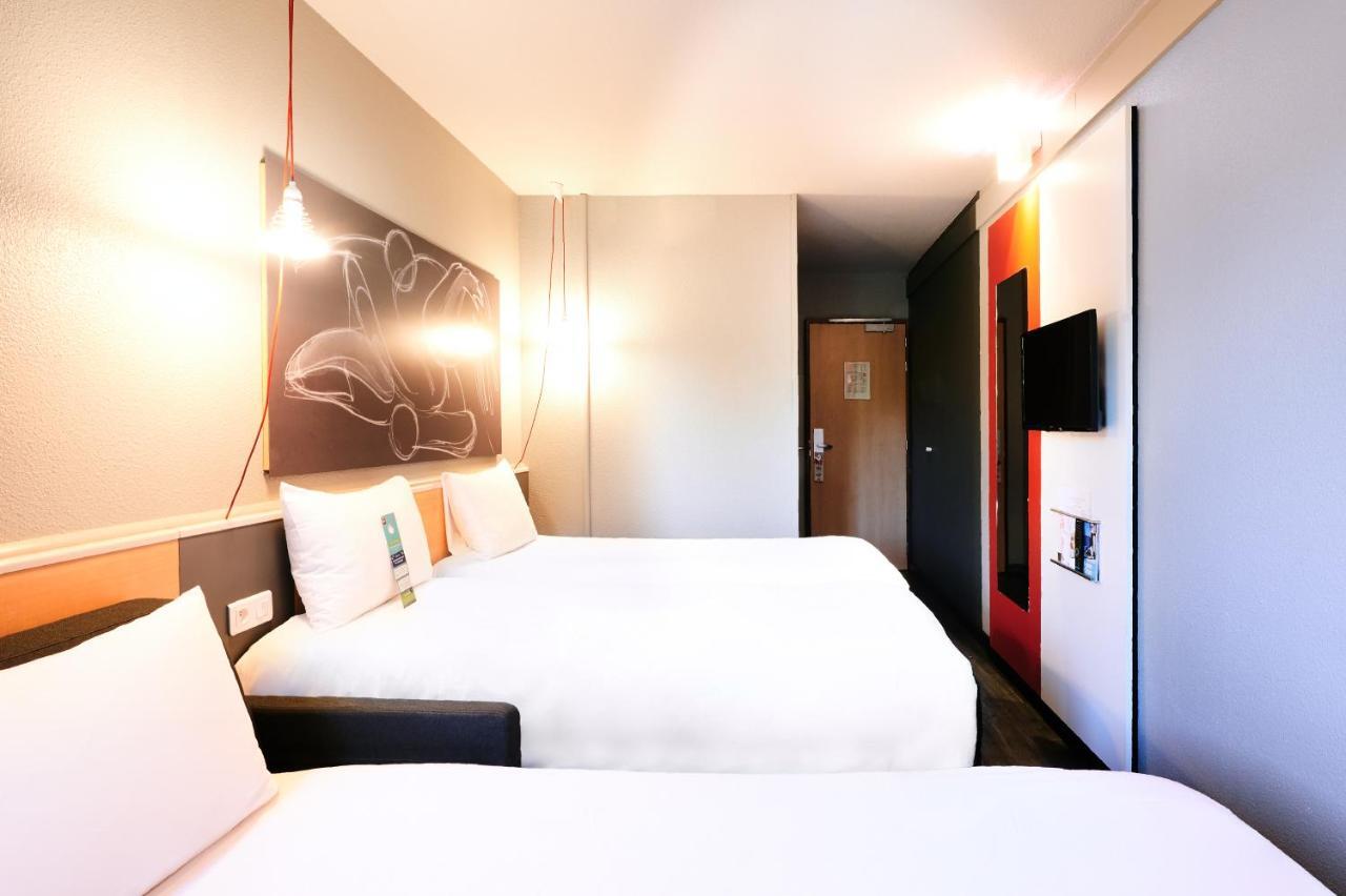 Camera Superior con Letto Matrimoniale e Divano