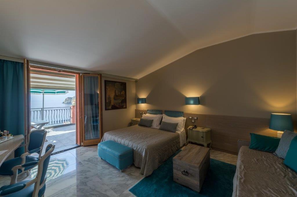 Junior Suite met Terras en Uitzicht op Zee
