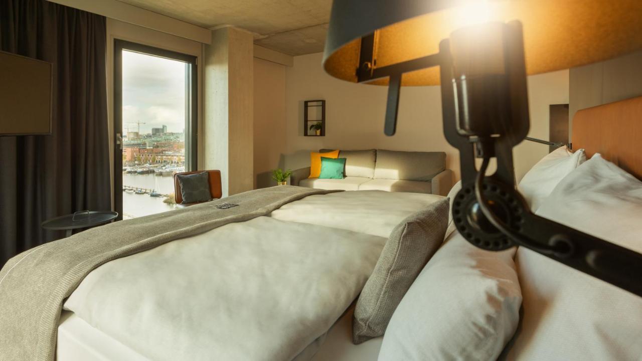 Premium Queen Room with sofa bed,976727989:JPEG