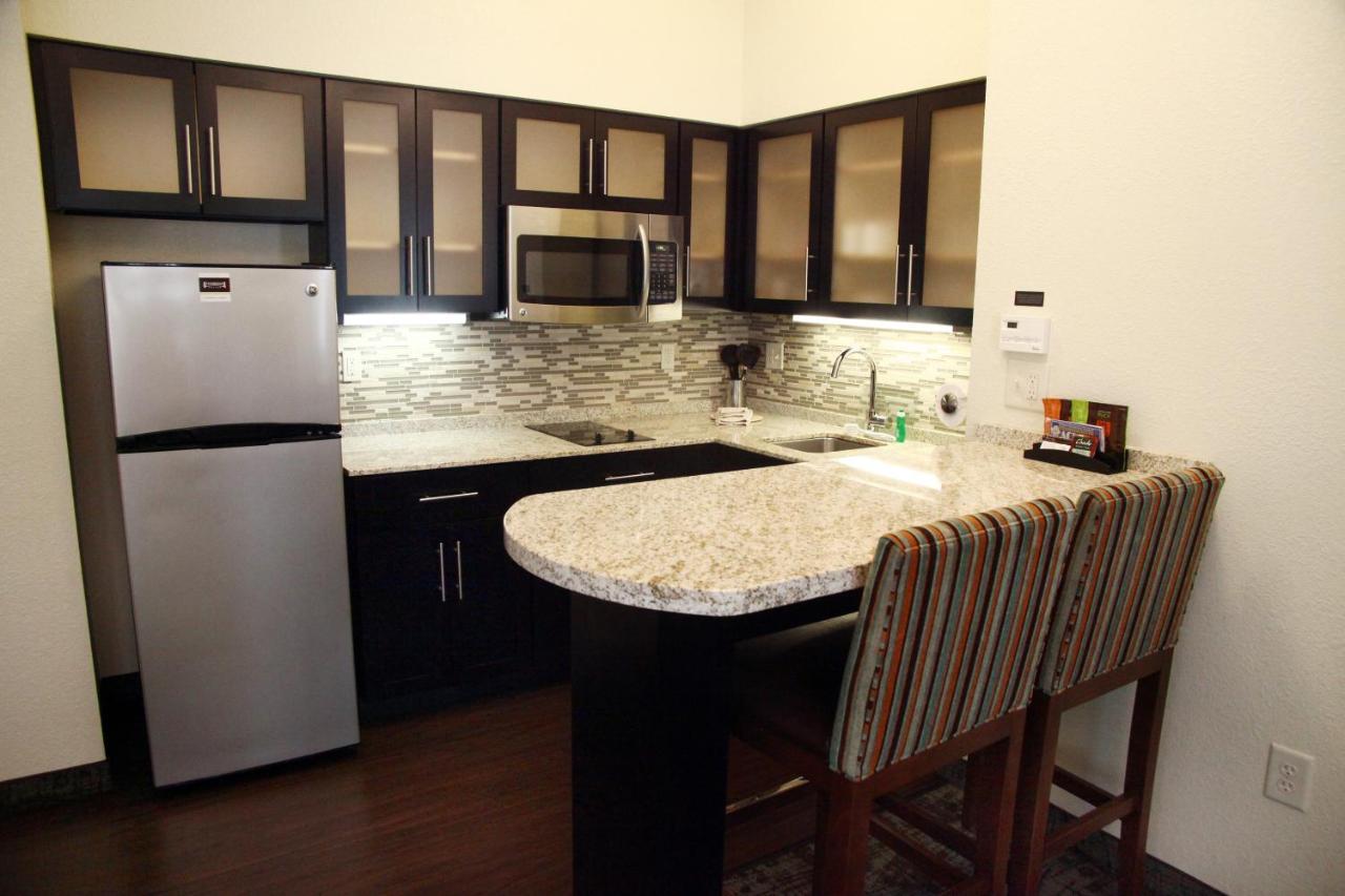 King Room - Hearing Accessible - Non-Smoking