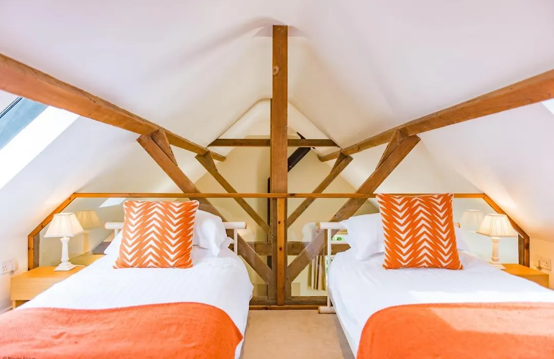 Great Higham Barn Complex By Bloom Stays-1