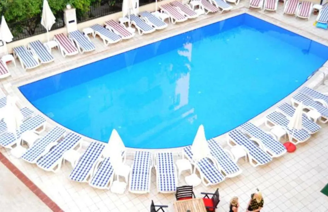 Almena Hotel-1