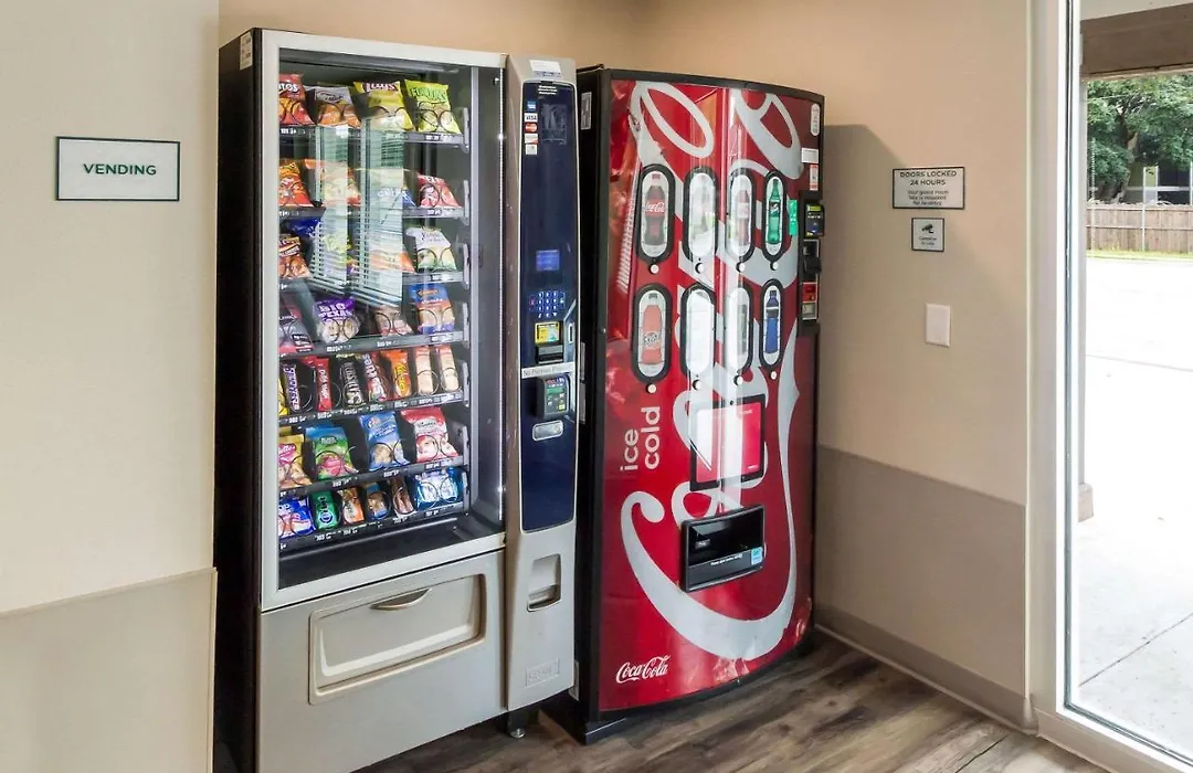 Woodspring Suites Lake Jackson-1