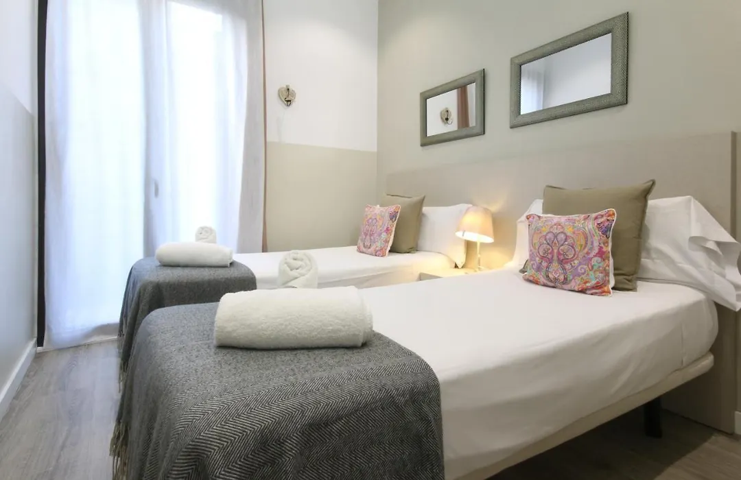 Suite Place Barcelona Còrsega-1