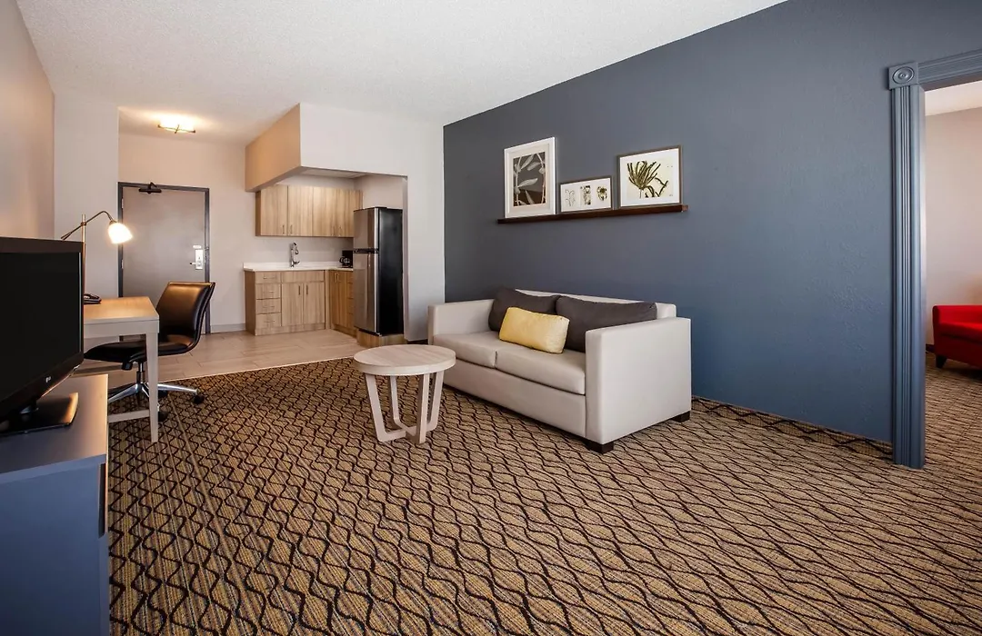 Days Inn & Suites By Wyndham Rochester Hills Mi-1
