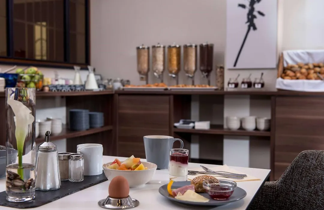 Tryp By Wyndham Koeln City Centre-1