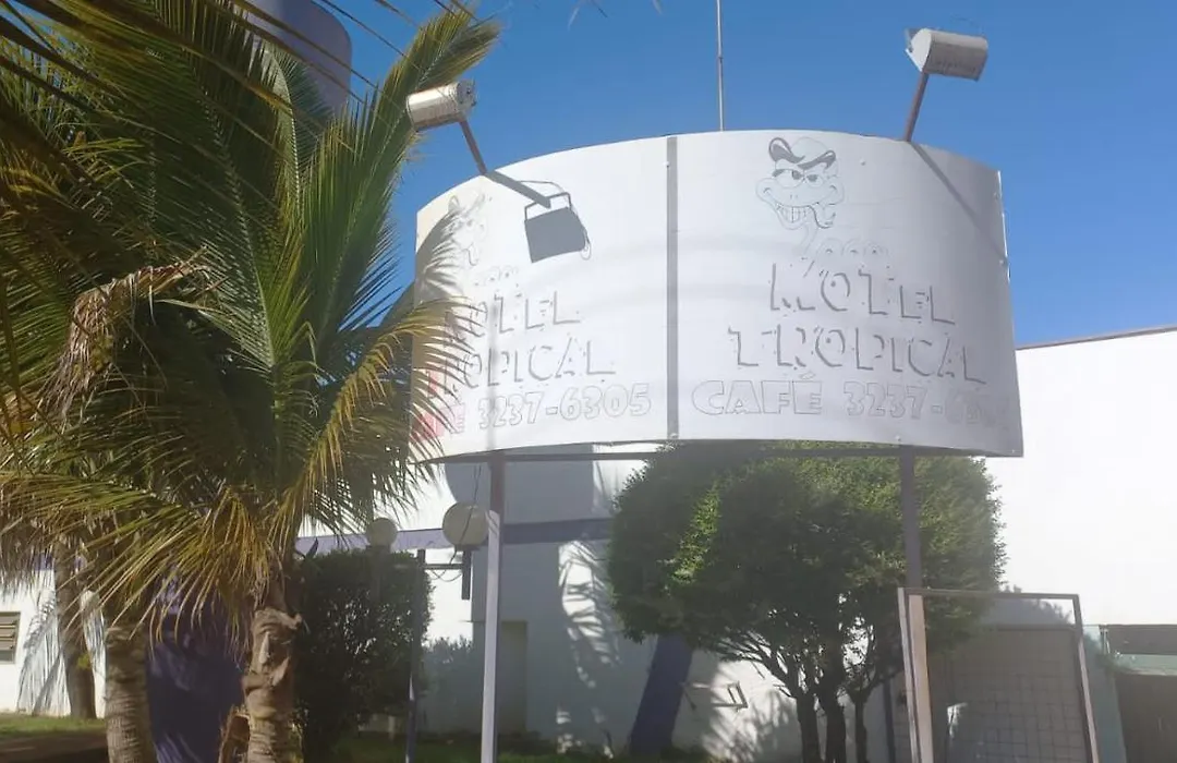 Motel Tropical-1