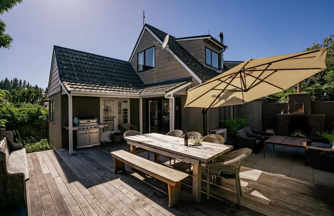 Kings Drive - Wanaka Holiday Home-1