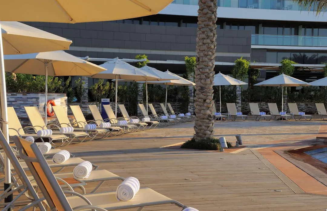 Yas Plaza Bay-1