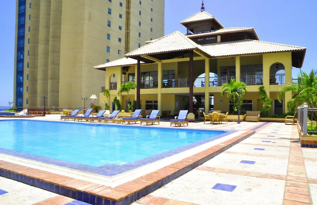 Malecon Center-1