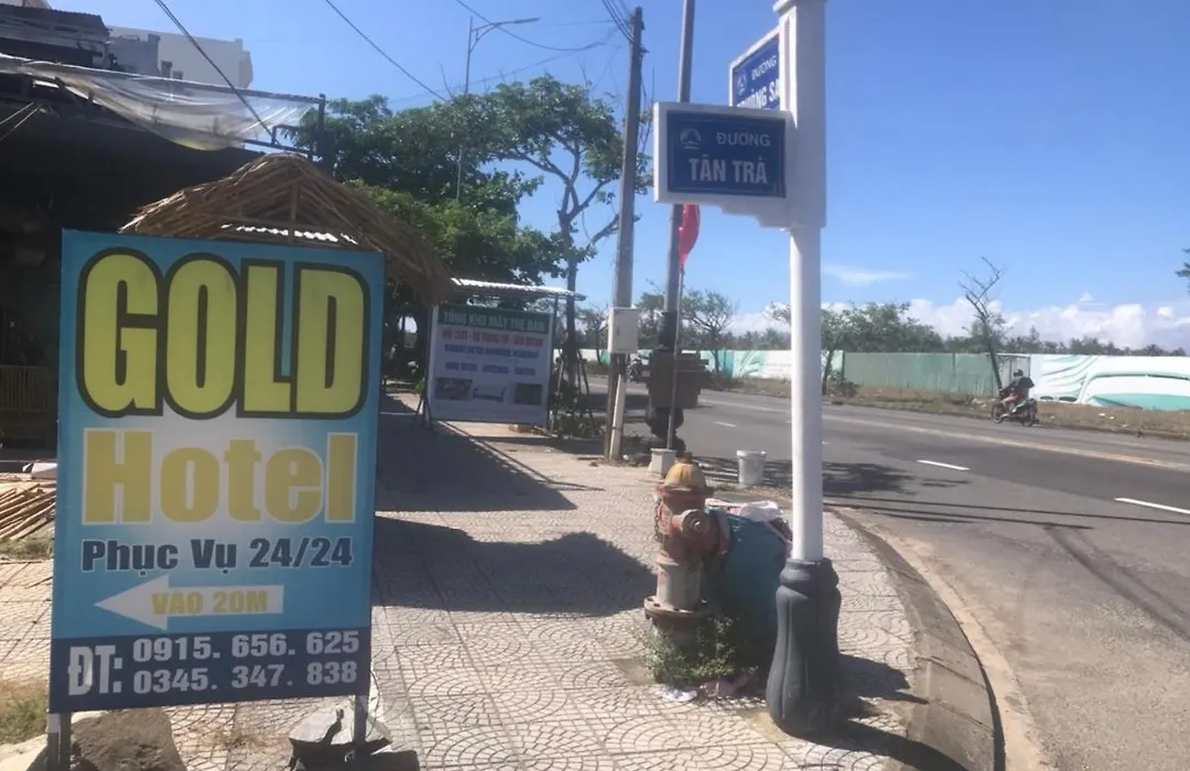 Gold Hotel-1