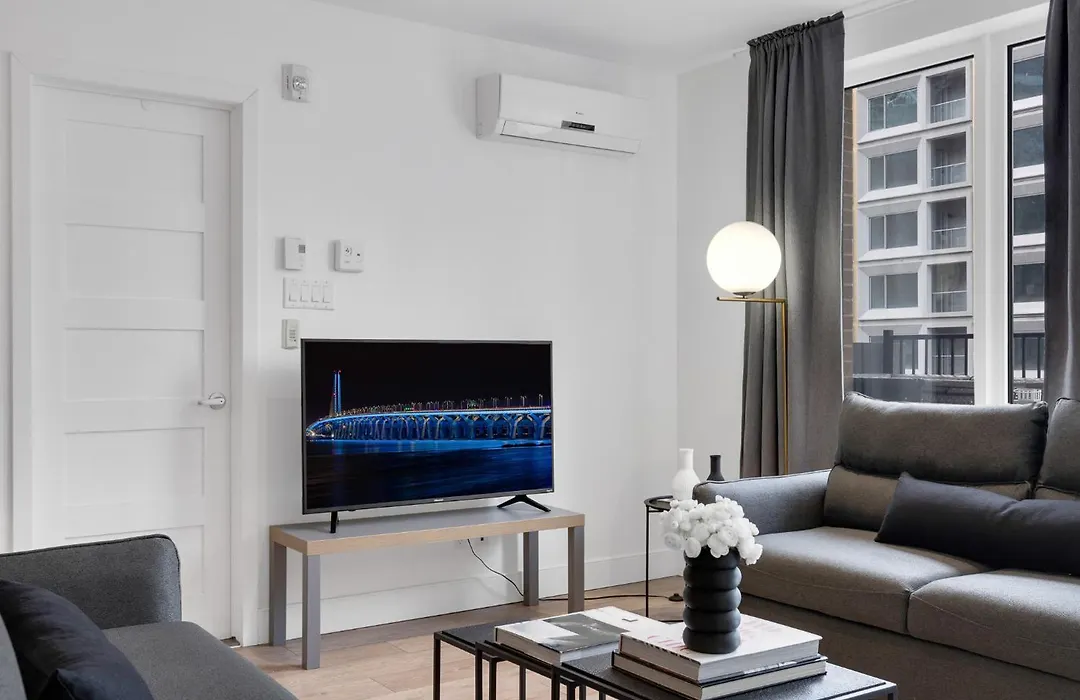 Liv Mtl Downtown Montreal Spacious Suites-1
