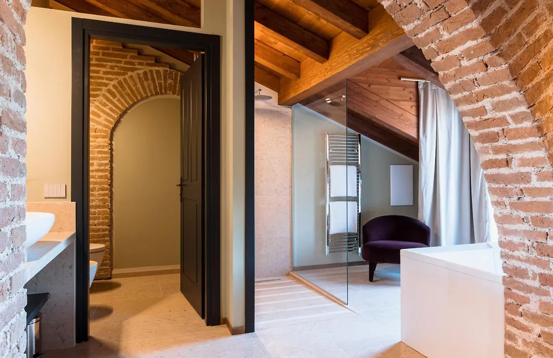 Pavillon Suite-1