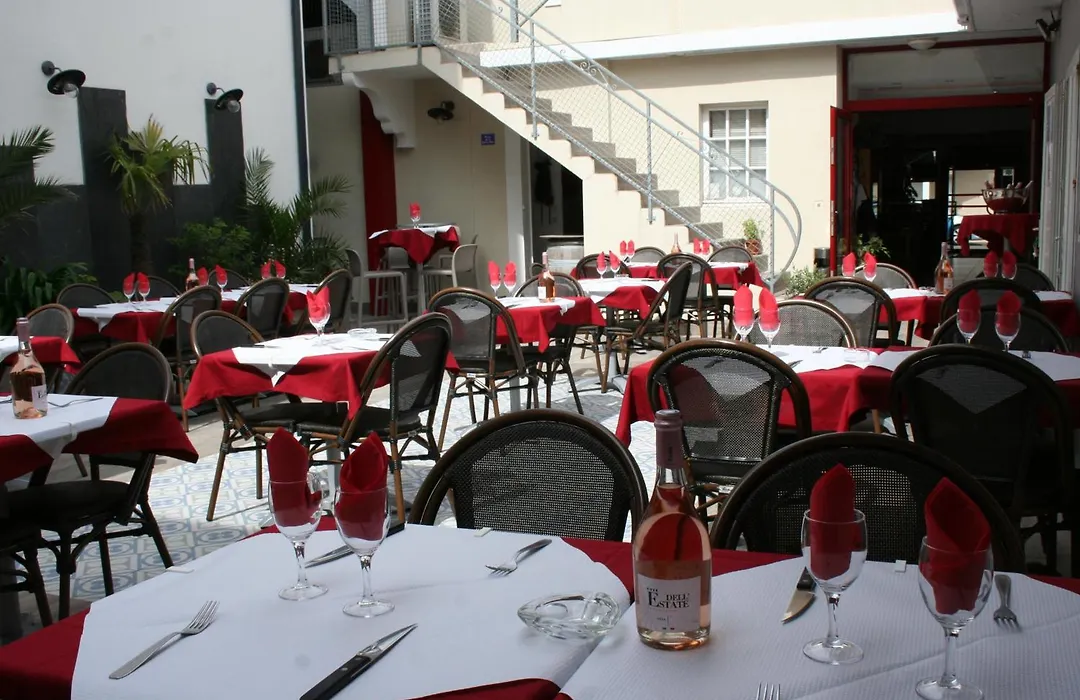 Hôtel Les Italiens-1