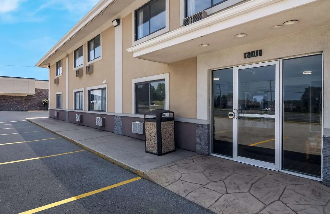 Econo Lodge Portage-1