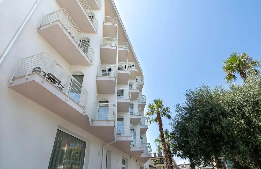 Hotel Velia - hotel completamente nuovo a Grottammare-1