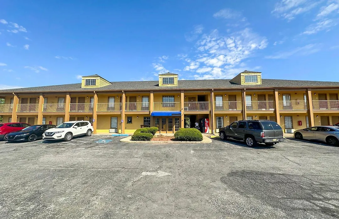 Bonita Lakes Inn By Capital O Meridian I20-1