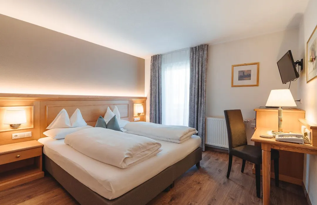 Hotel Reischach-1