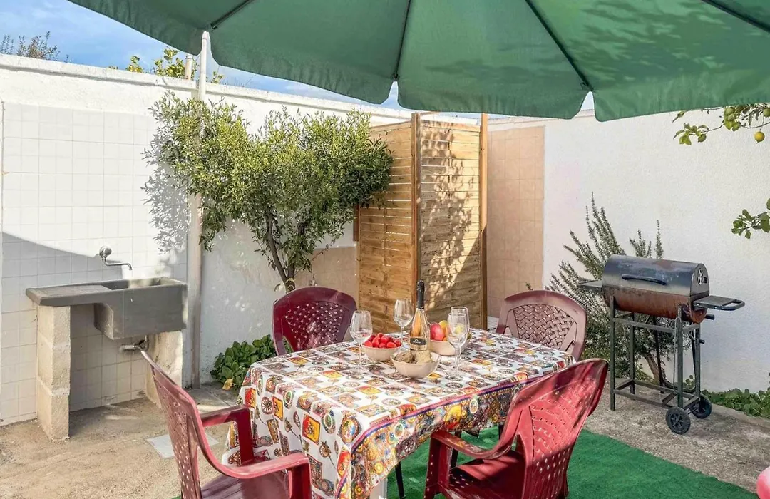 Villa Soleya With Climate And Parking In Torre Lapillo-1