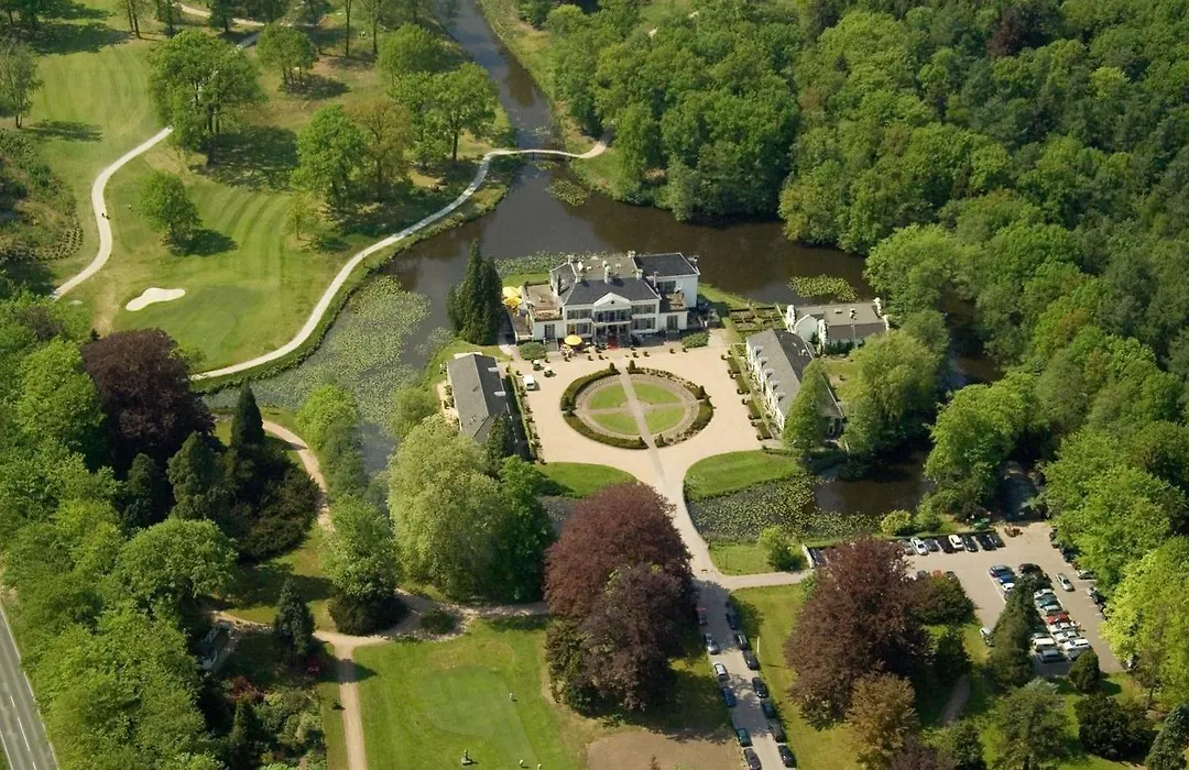 Chalet de Bosrand 404, unieke rustige plek met veel privacy aan de bosrand van vakantiepark op de Veluwe-1