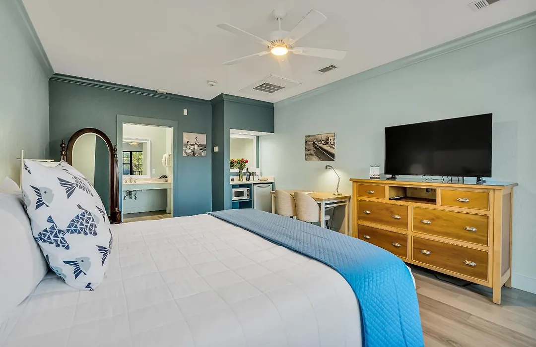 Beachside Inn-1