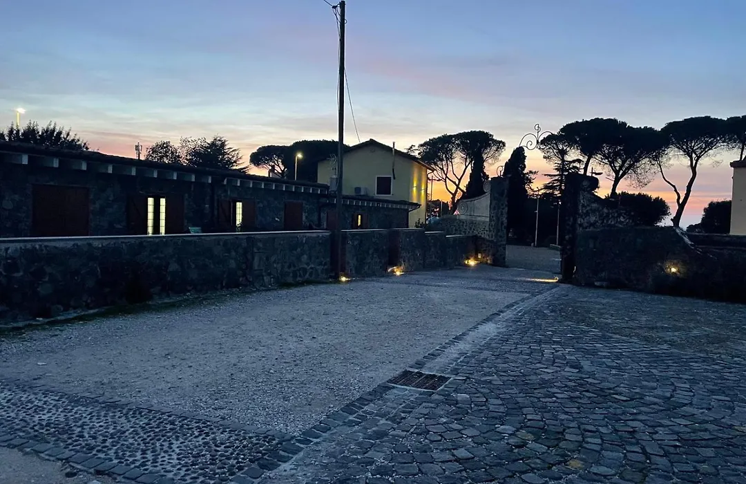 Al Borgo - Tenuta Borsari-1