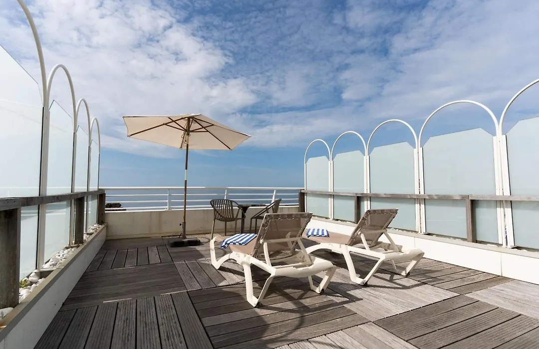 Best Western Hotel De La Plage Saint Marc sur Mer-1