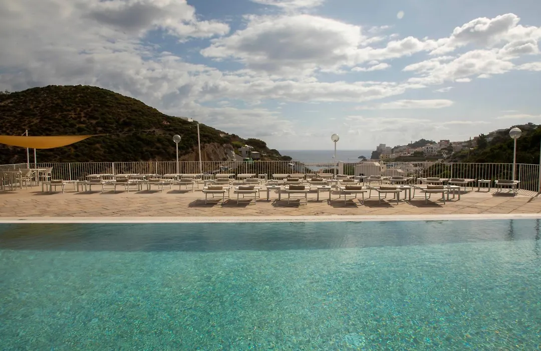 Hotel Chiaia Di Luna-1