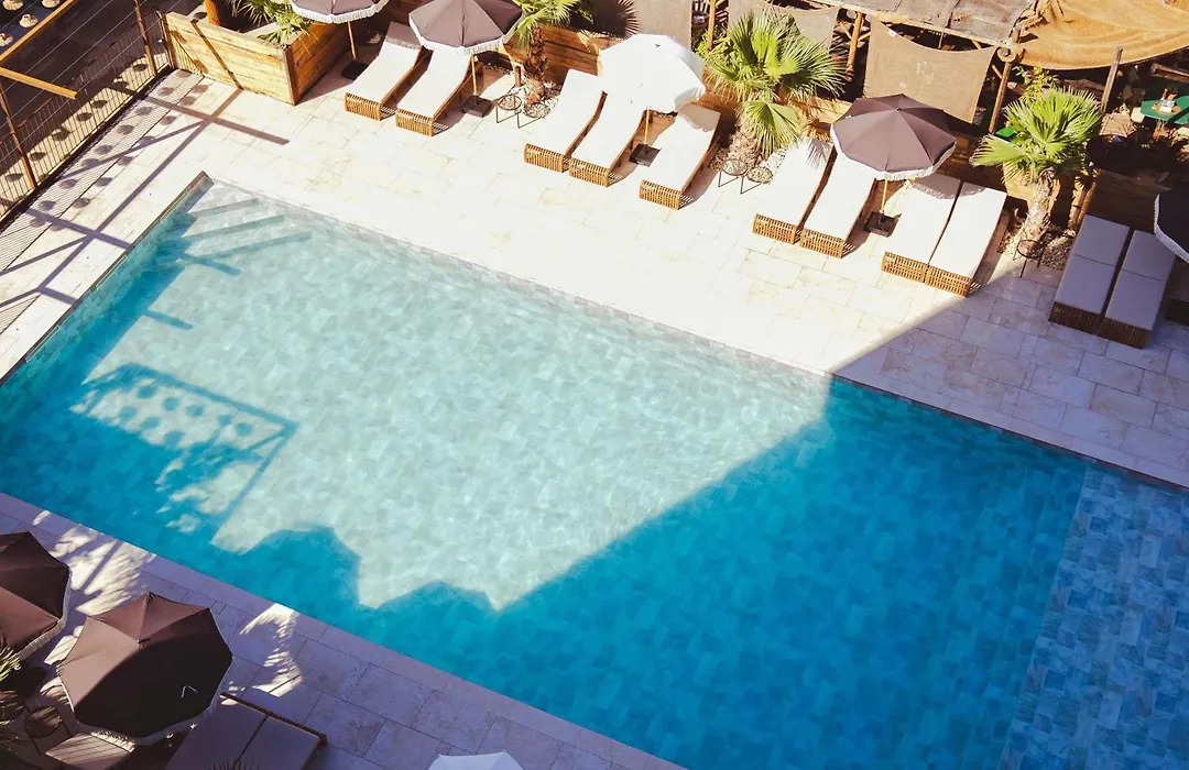 Novotel Avignon Nord-1