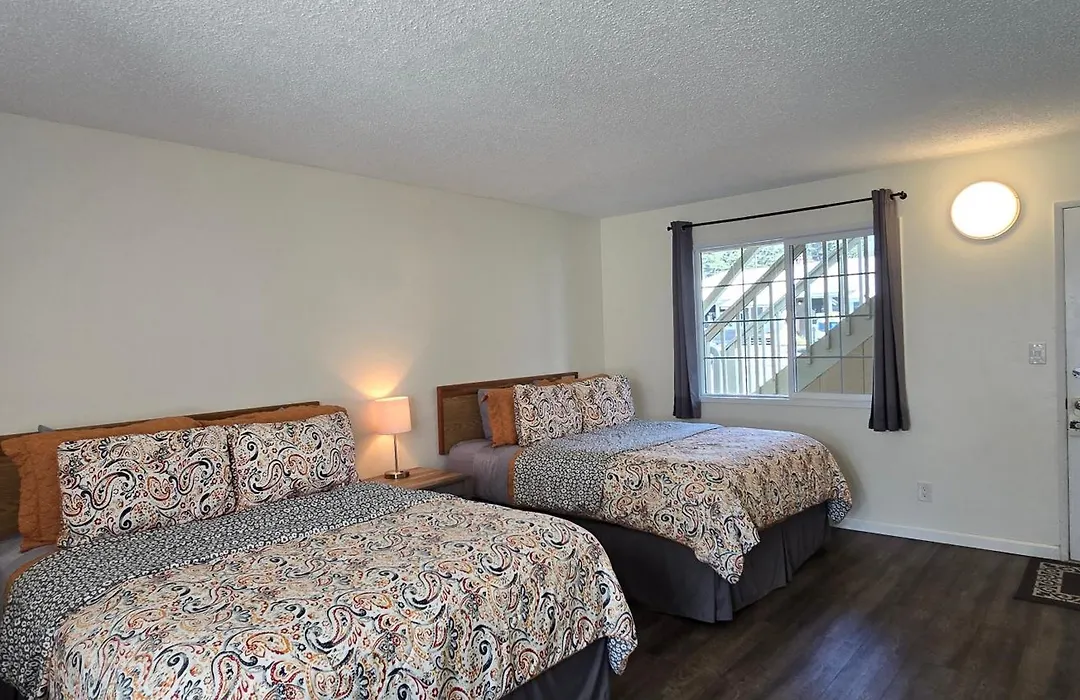 Pacific City Inn-1