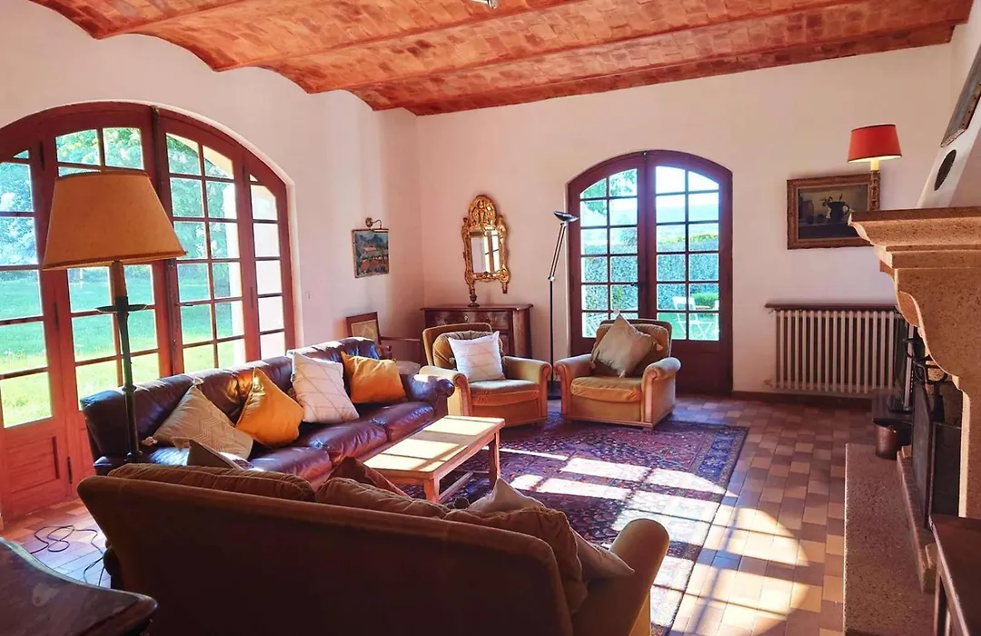 Château Rouge - petit château avec piscine - 8 chambres-1