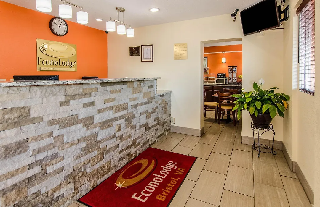 Econo Lodge Near Motor Speedway-1