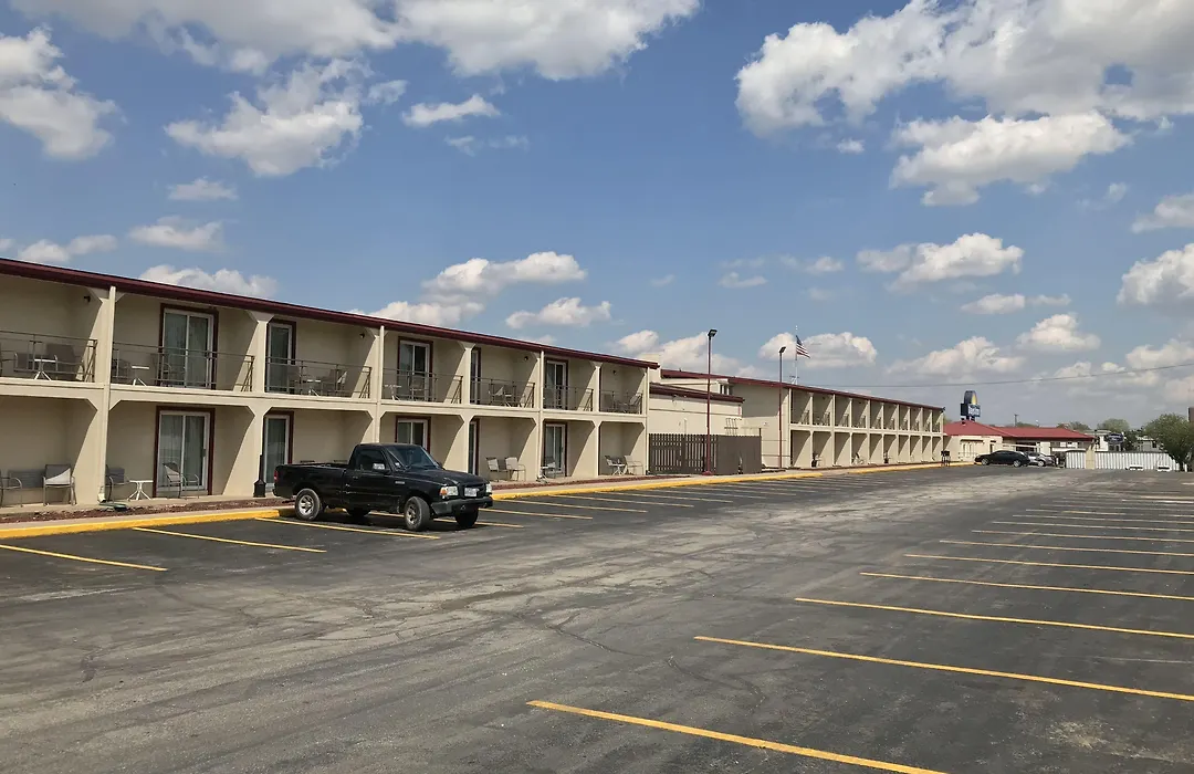 Days Inn By Wyndham Joplin-1