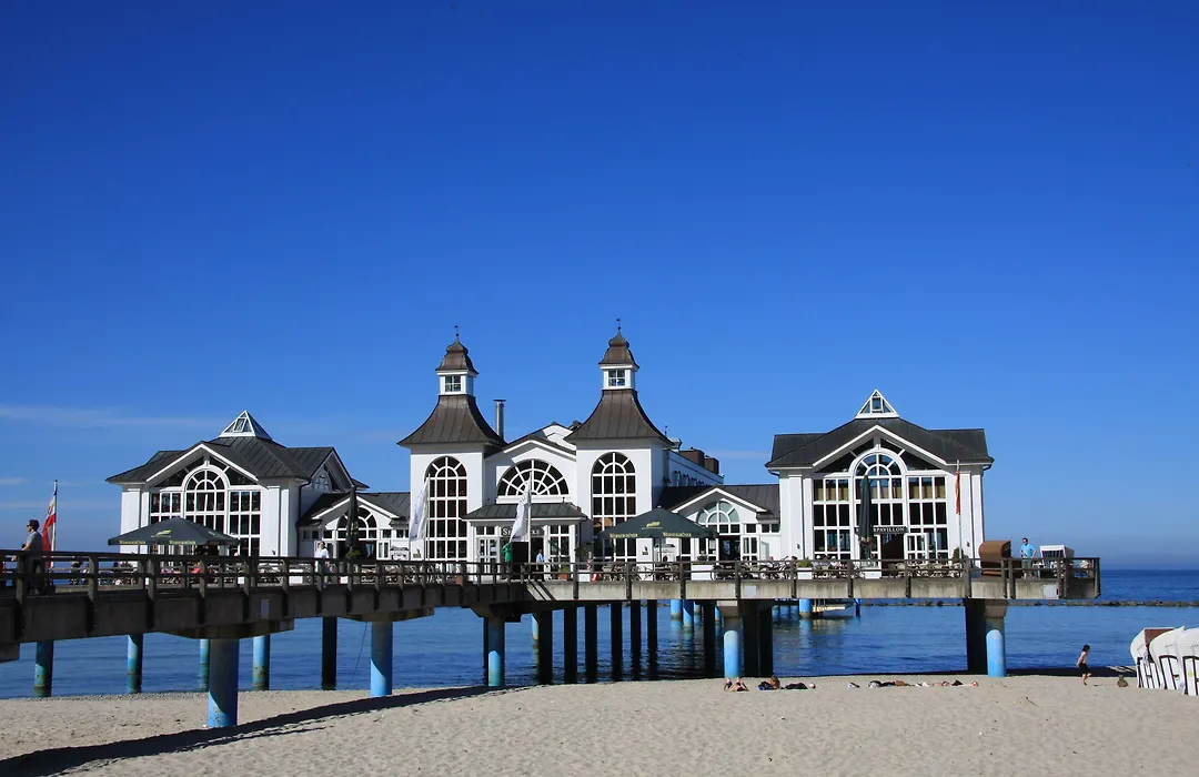 Cliff Hotel Ruegen-1
