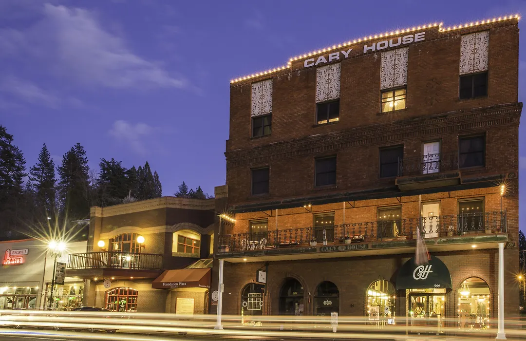 Historic Cary House Hotel-1