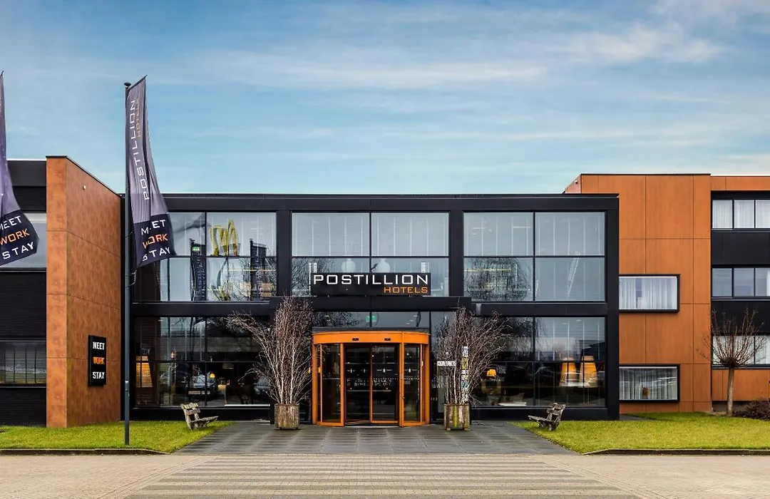 Postillion Hotel Deventer-1