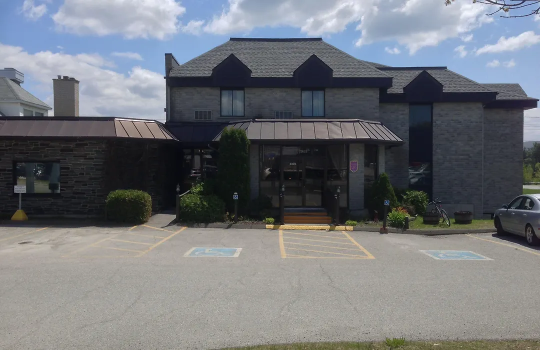 Quality Hotel & Suites-1