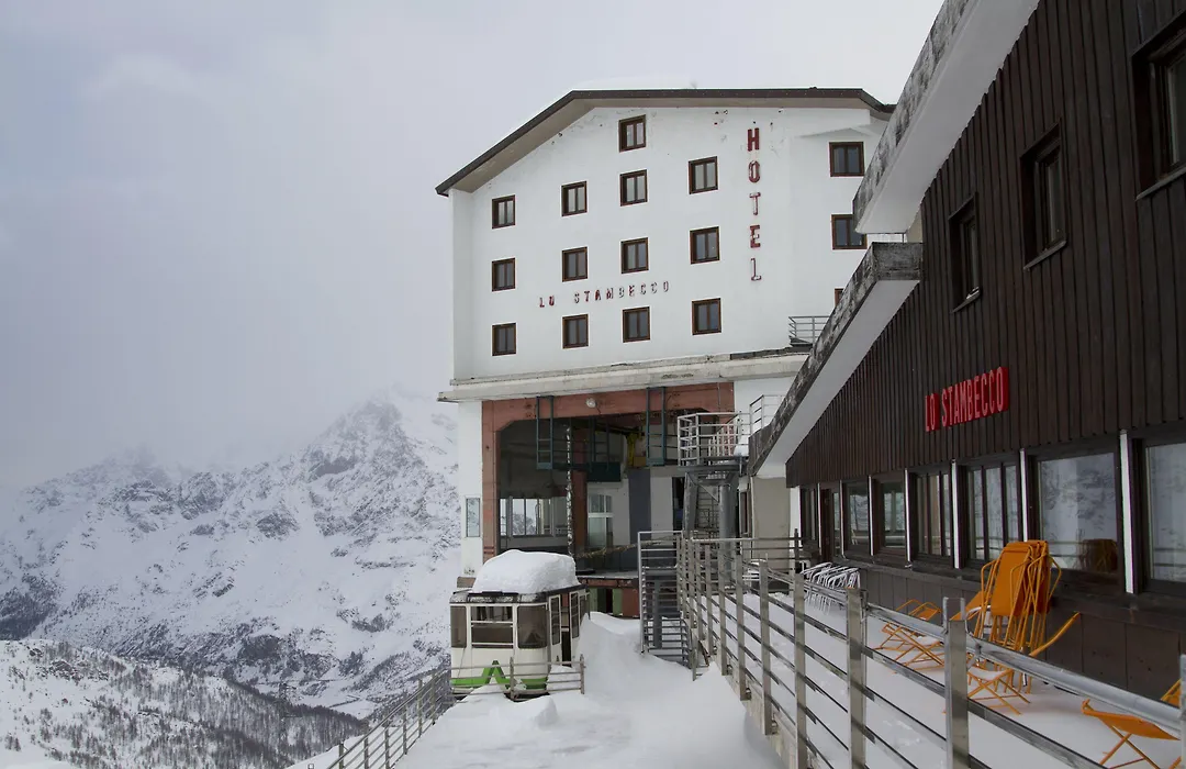 Hotel Lo Stambecco-1