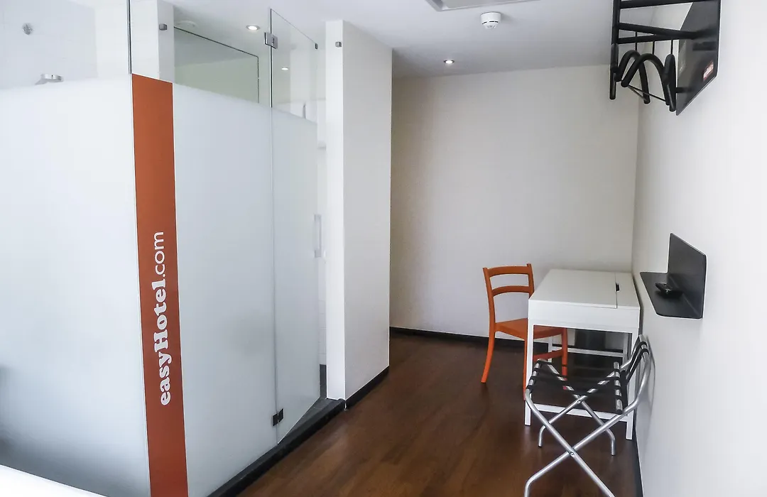 Easyhotel The Hague City Centre-1