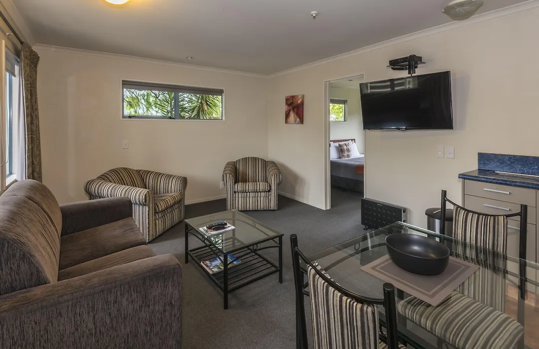 Gateway Motor Inn-1