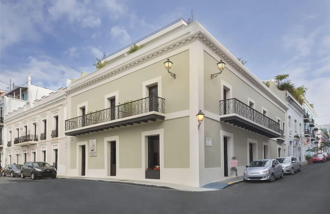 Decanter Hotel-1