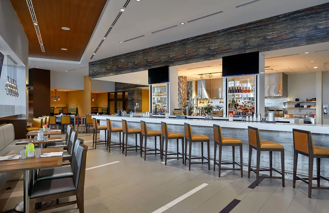 Calgary Airport Marriott In-Terminal Hotel-1